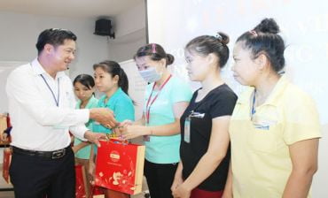 Tiết kiệm ngân sách mà vẫn chất lượng với combo quà trung thu cho nhân viên